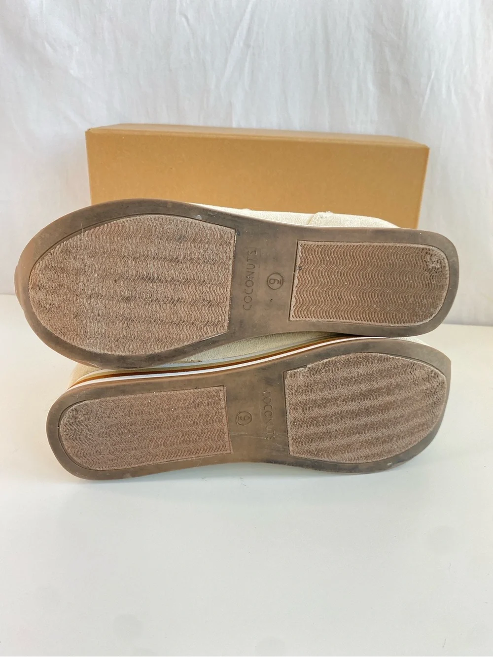 Coconuts by Matisse Bess Beige Ivory Suede Platform Loafers Sneakers Shoes Sz 9